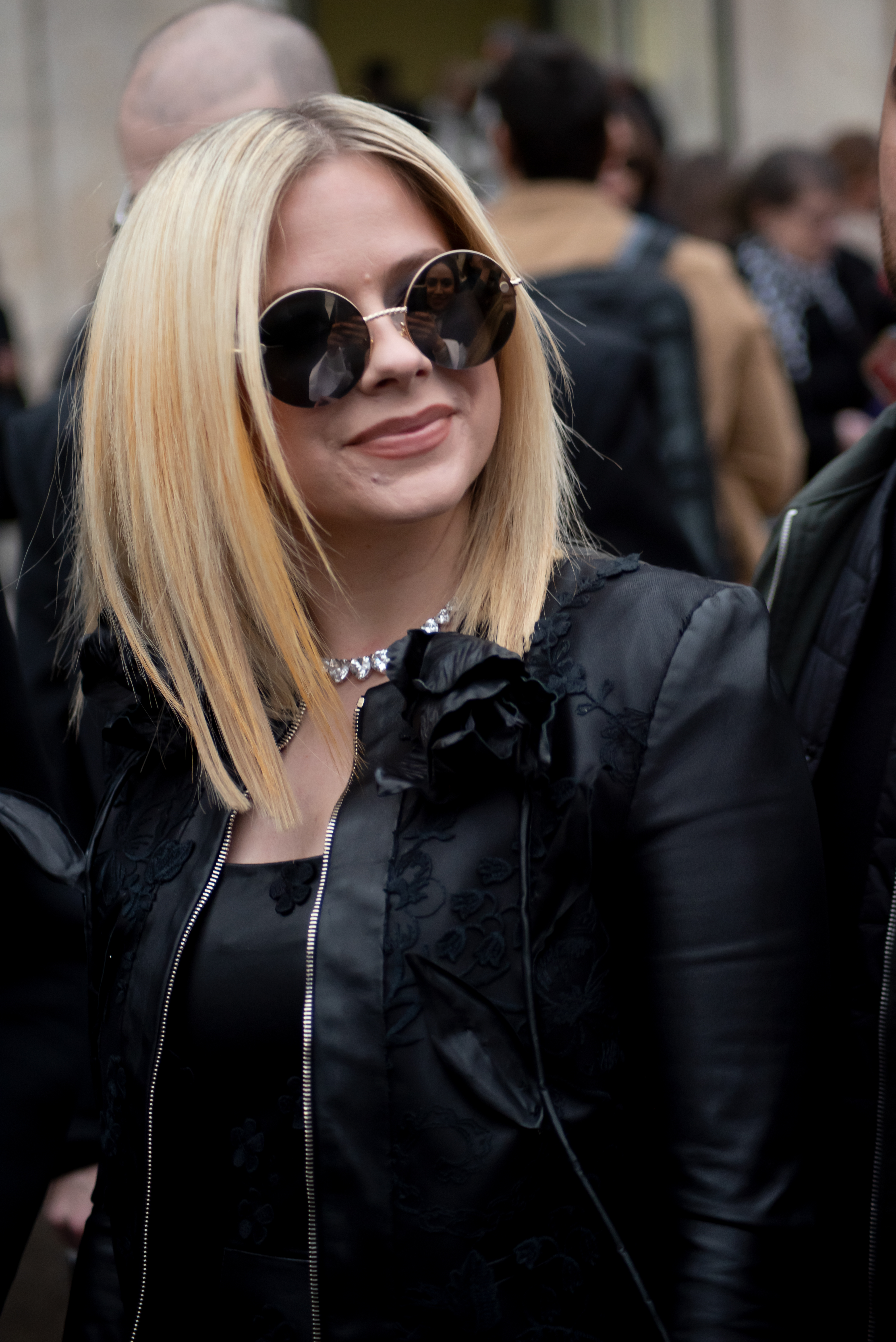 — france paris fashion pfw womenswear fw23 04 03 2023 elie saab avril lavigne